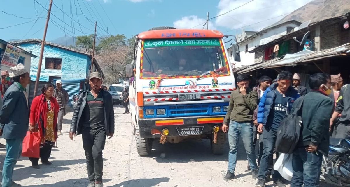 कालीकाेट, बाजुरा छिचोल्दै कोल्टीमा पुग्यो पहिलो पटक बस, हुम्लाकाे कवाडीसम्म चल्ने